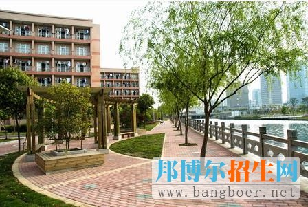 重庆市医药科技学校2017年报名条件、招生对象
