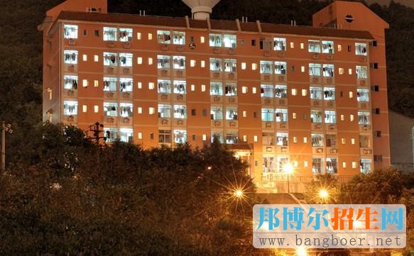 重庆市企业管理学校招生办联系电话