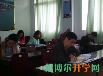 石子中心学校：层层签订安全责任书