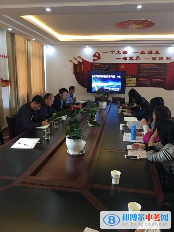 航中科研团队赴郫县唐元中学指导微型课题研究