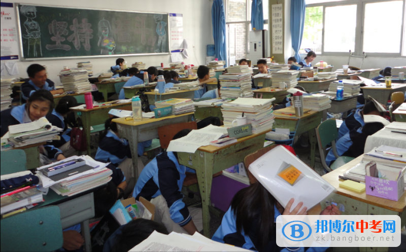 成都西北中学举行“5.12地震应急疏散演练”