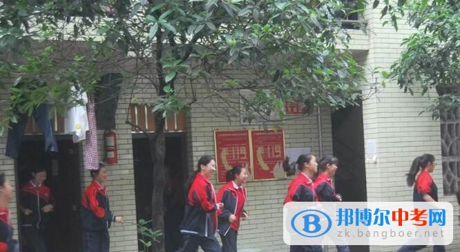 乐山沫若中学开展防震应急安全演练