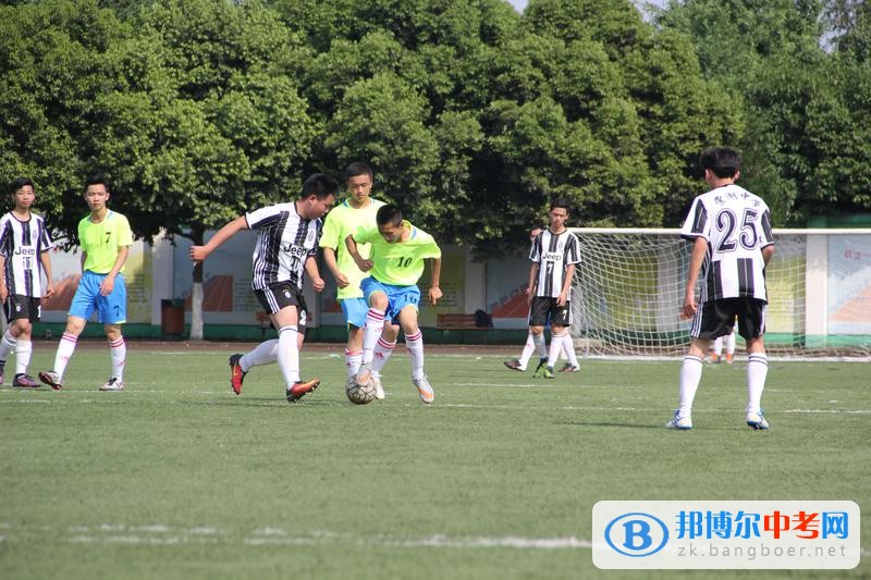 双流区男子校园足球联赛在四川省双流县永安中学举行