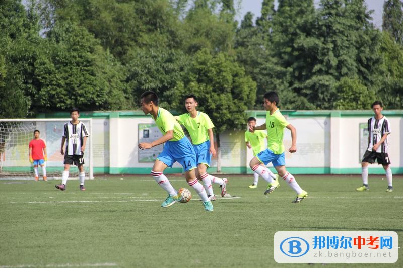 双流区男子校园足球联赛在四川省双流县永安中学举行