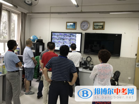 成都市教育局领导到成都石室锦城外国语学校巡考
