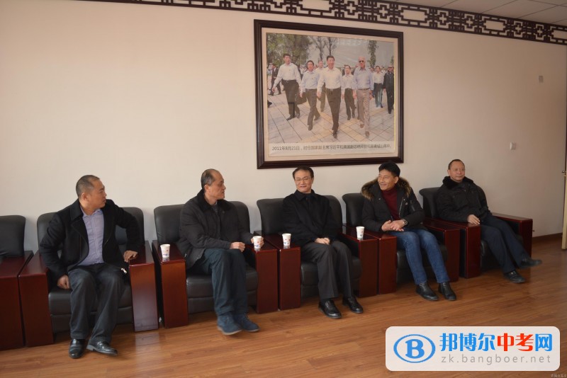 成都升学网 成都中考 成都中考报考指南 / 正文青城山高中副校长肖红