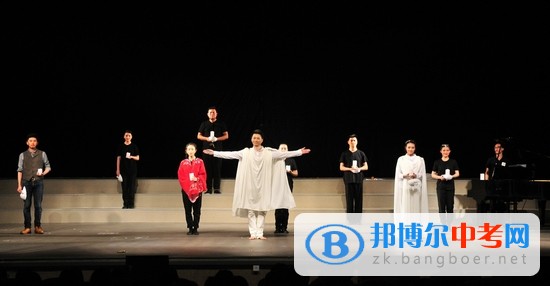 四川人民艺术剧院为我院师生演出戏剧《夜之诗——月夜下的奇幻之旅》
