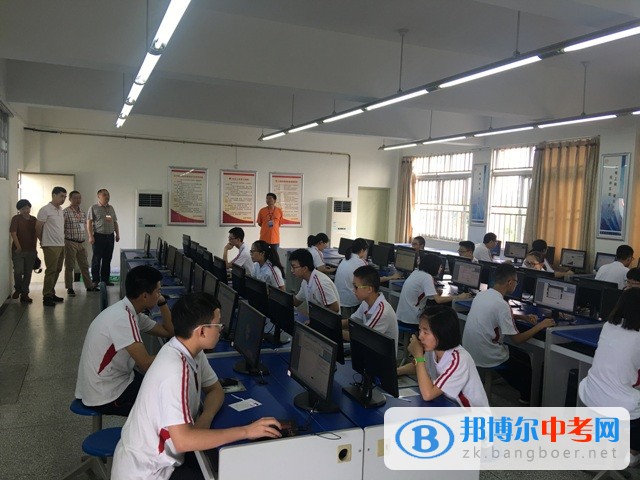 四川师范大学附属中学顺利完成2017年四川省普通高中信息技术学业水平考试