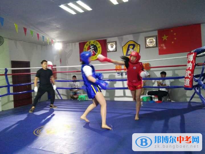隆昌县第二中学散打队勇夺内江市武术散打锦标赛第一名