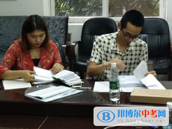 区总工会对四川省双流县中心中学工会进行财务审计