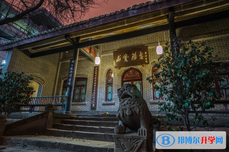 中考生落榜后可不可以选择复读