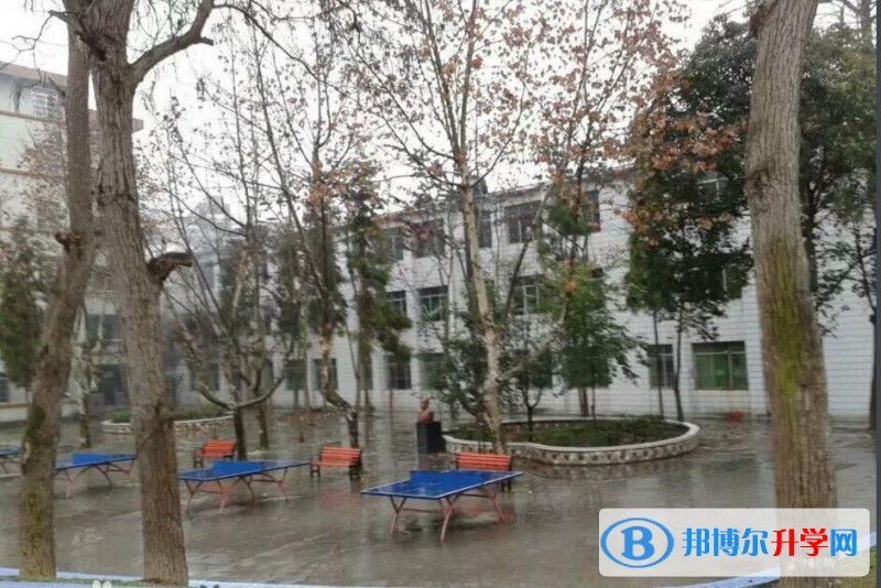 贵州省遵义县高坪中学2018年招生计划