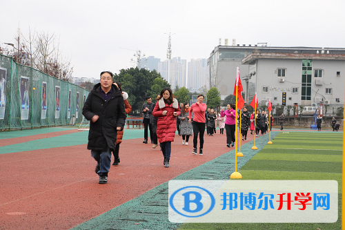 栉风沐雨强筋骨，砥砺前行铸辉煌