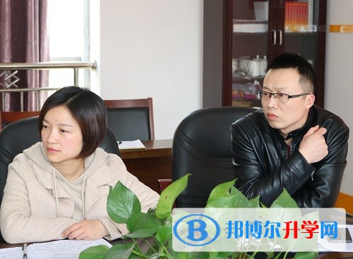 推进教育科研 聚焦内涵发展