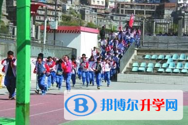 四川雅江中学2022年学费、收费多少