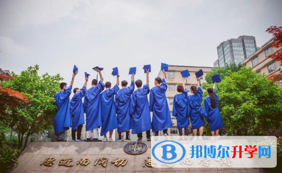 美中美育美国高中2023年招生办联系电话