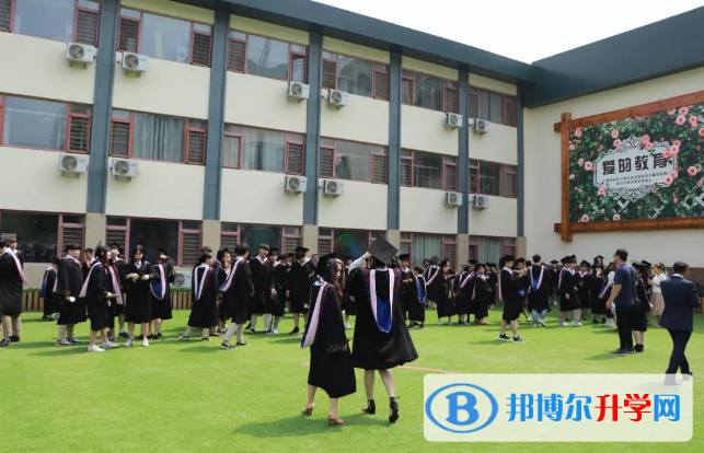 青岛银河学校小学部怎么样、好不好