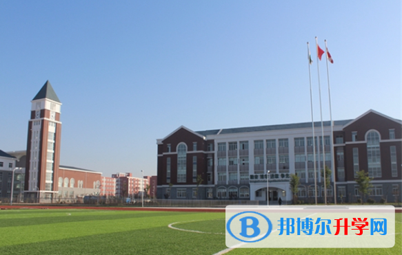 镇江枫叶国际学校初中部2020年学费、收费多少
