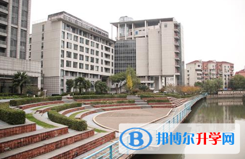 上海博华国际高中怎么样、好不好