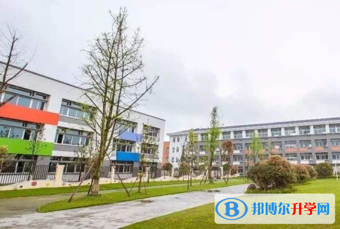 都江堰青城山高级中学国际部2021年报名条件、招生要求、招生对象