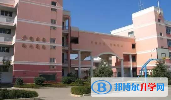 嵩明县第一中学2021年招生办联系电话