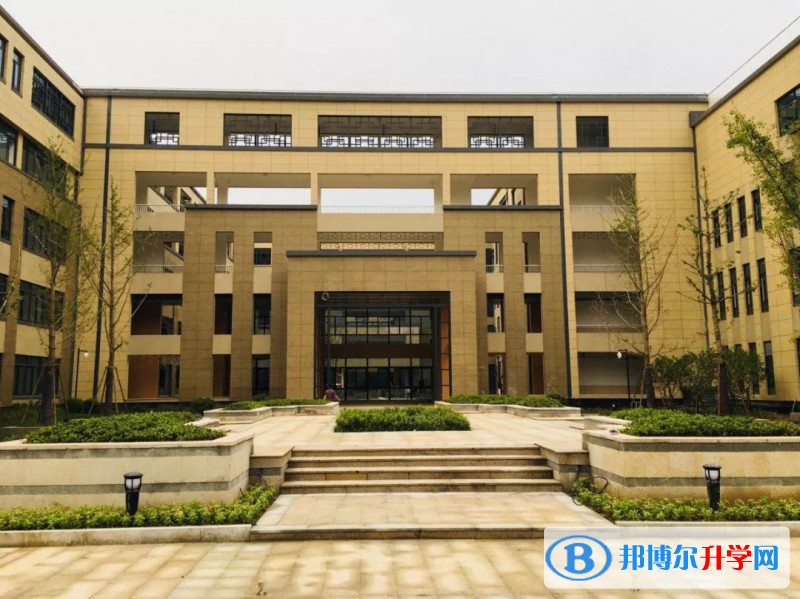 广汉市西高镇中学2021年招生简章 