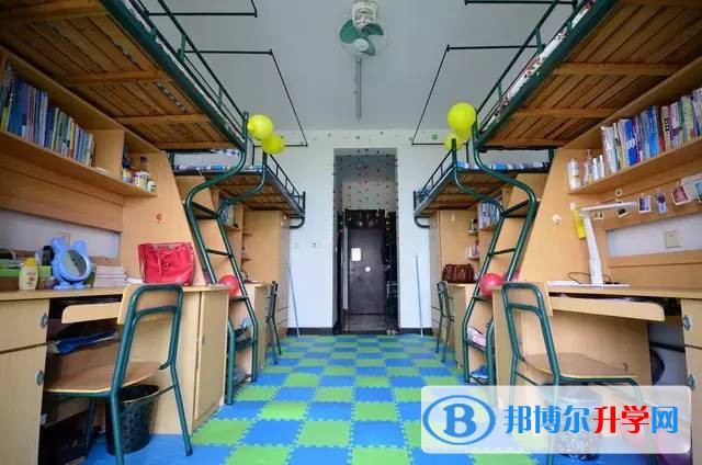 四川省广汉市第六中学2021年宿舍条件