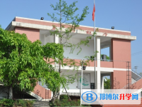 富顺第一中学2025年招生办联系电话