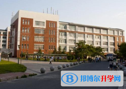 富顺县第一中学校2021年报名条件、招生要求、招生对象