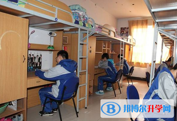 贵州省晴隆民族中学2021年宿舍条件