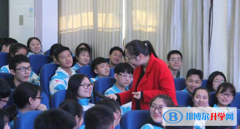 四川省威远县竞力学校2022年学费、收费多少
