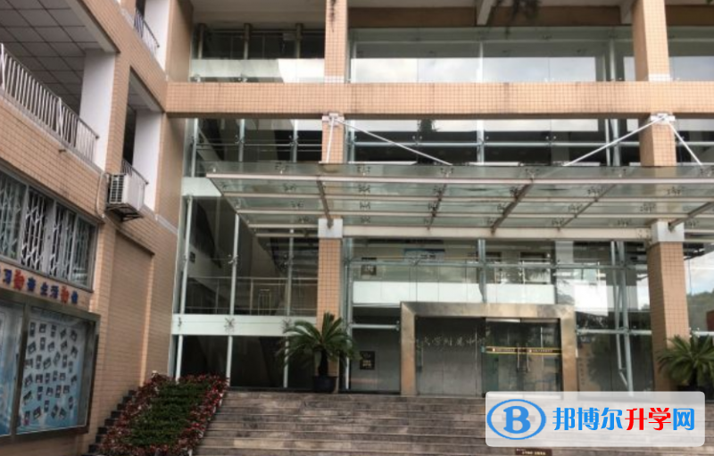 成都大学附属中学2022年招生代码