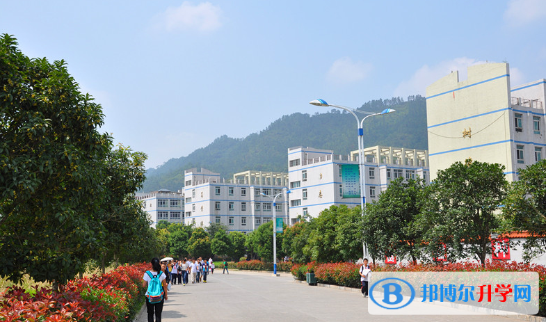 四川省筠连县中学2021年招生计划