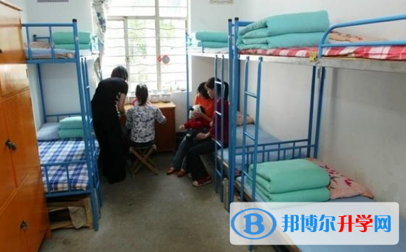 四川省米易中学校2021年宿舍条件