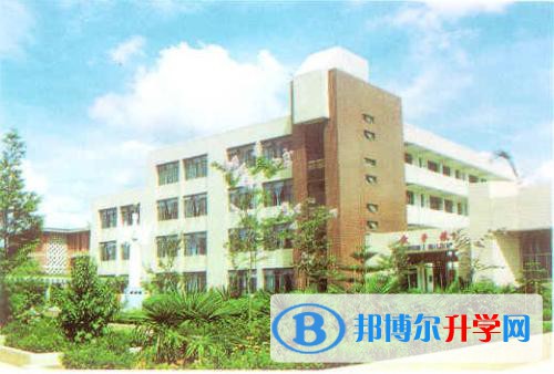 云南省玉溪第一中学2021年招生办联系电话
