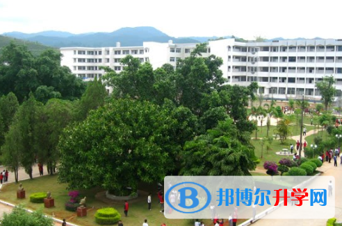 云南省普洱市第一中学2021年报名条件、招生要求、招生对象