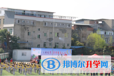四川省成都市第十六中学2021年学费、收费多少
