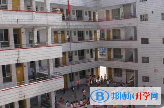 四川石棉县中学2021年学费、收费多少
