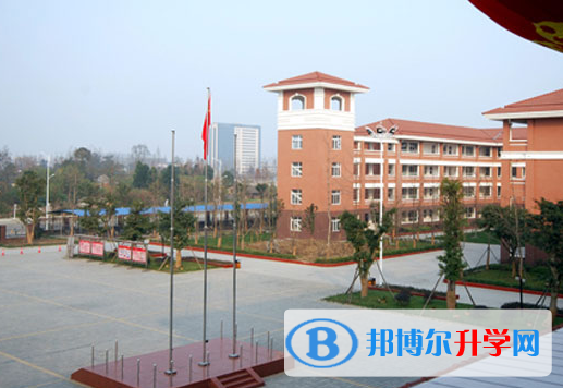 四川省崇州市崇庆中学2021年报名条件、招生要求、招生对象