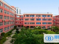 成都市第八中学2025年招生办联系电话
