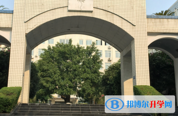 乐山2022年中考上的学校