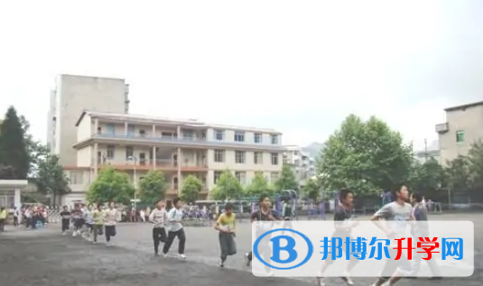 云南省威信县第二中学2022年招生录取分数线 