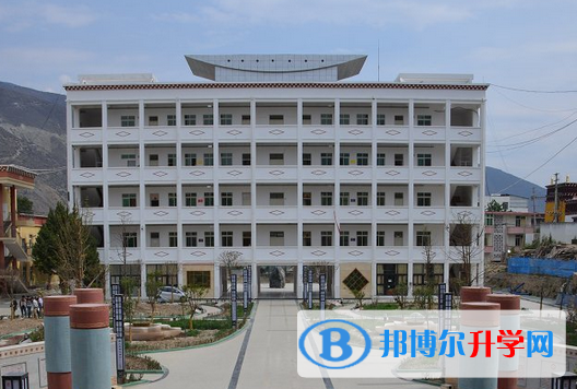 康南民族高级中学2023年学费、收费多少