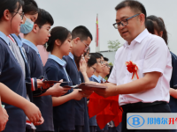 四川省泸州高级中学2024年招生办联系电话