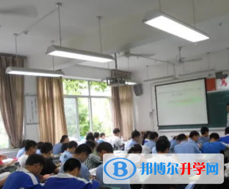 四川省郫县华西中学2023年学费、收费多少