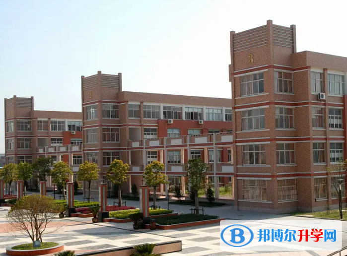 长春市第八中学2022最低投档分数线