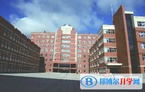 重庆市大足田家炳中学2023年学费、收费多少