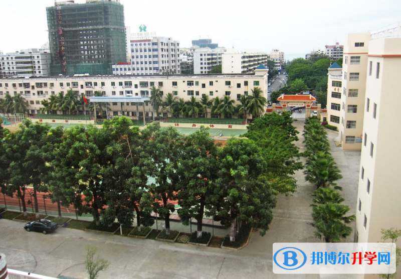 2023三亚市第二中学多少钱(学费明细)