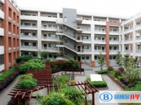 南京市板桥中学地址，乘车路线