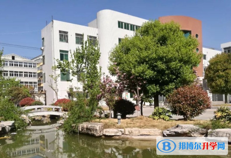 江苏省郑梁梅高级中学地址，乘车路线